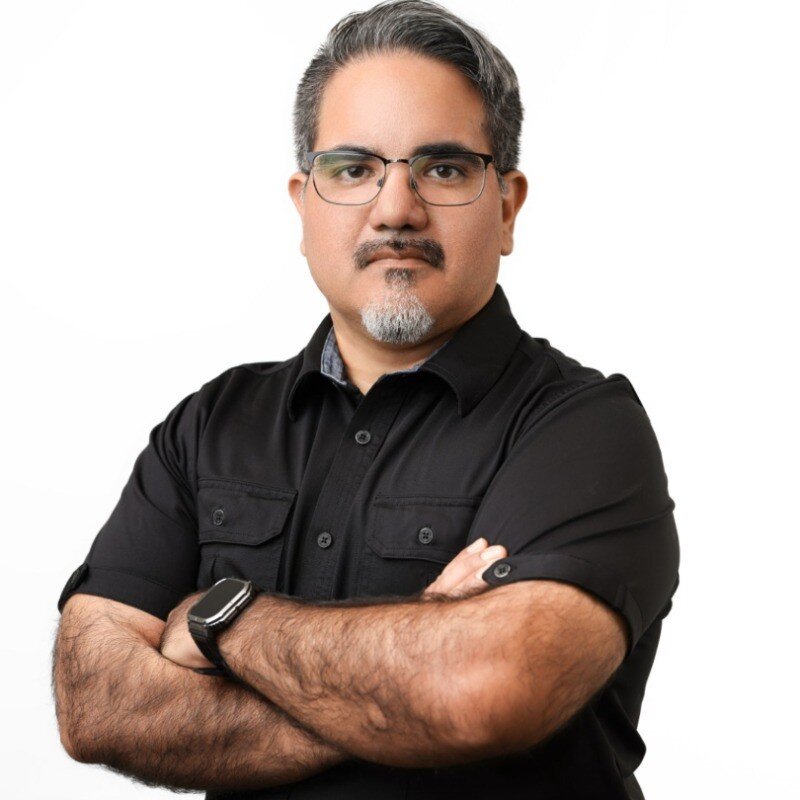 Roberto R.