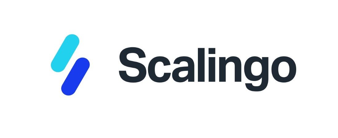 (Logo) A logo featuring the word "Scalingo" in dark gray text, accompanied by a graphic element of two slanted, rounded rectangular shapes in light blue and royal blue, all set against a white background. Text: Scalingo Colors: #262626, #33C7F5, #2243F5, #FFFFFF Note: The image clearly presents a stylized graphic element alongside a distinct brand name, designed for brand recognition, which are the defining characteristics of a logo.